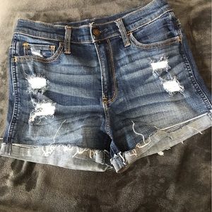 Hollister Jean short size 3 (26w) like new